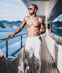 | #drip #football #futebol #estilo #roupa #mbappe #depay #felix #davies #fy Introducing Memphis Depay Balling On And Off The Pitch Sporf Scoopnest
