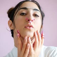 Kvůli péči o pleť nemusíte ani vkročit do drogerie! Jednoduché, ale  efektivní masky na obličej zvládnou doma připravit i pánové