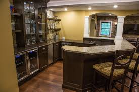 75 Most Popular 75 Beautiful Seated Home Bar with Medium Hardwood Floors  Ideas & Designs Design Ideas for June 2025