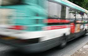 La meneuse du rassemblement national, marine le pen, commentant l'incident avec une gifle au visage à emmanuel macron lors d'une visite dans le département de la drôme, a. Petition En Faveur Du Chauffeur Ratp Qui Risque La Revocation Pour Avoir Giffle Un Collegien Reveil Communiste
