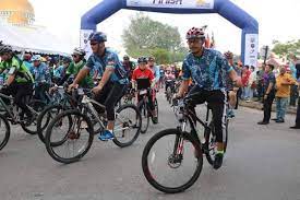 .total policing melibatkan penyertaan masyarakat dan lain2 stakeholders 6. Polis Dan Masyarakat Berpisah Tiada