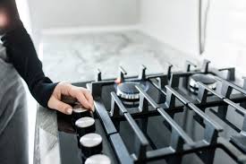 Bila kamu meninginkan kompor gas yang memiliki dua tungku api, kamu harus memperhatikan kedua jarak antara burner satu dengan tungku api yang lain untuk menjaga kenyamanan kamu saat memasak, misalnya sedang memasak dengan kuali atau. 9 Rekomendasi Kompor 4 Tungku Dengan Harga Terjangkau Untuk Kamu Yang Punya Dana Terbatas
