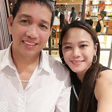 HOMEMADE KABOBS & GARLICKY SAUCE. If you love middle eastern food but dont  have a grill, give these kabobs a try! Full recipe in the comments ⬇️⬇️  #lowcarb #lowcarbrecipes #keto #ketorecipes #healthyrecipes #