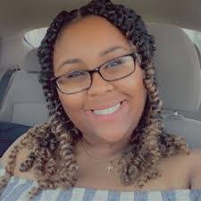 Karla Laughlin's Instagram, Twitter & Facebook