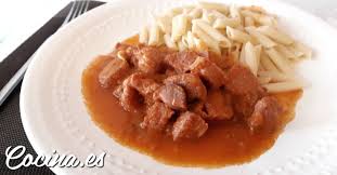 Tiene muy pocas grasas y muy pocas calorías. Como Hacer Un Estofado De Carne Tierno Y Sabroso Cocina Es