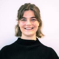 Louise Stratton's Instagram, Twitter & Facebook