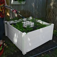 Birdies Raised Garden Beds Usa New England Arbors Keyhole 4 X 4 Composting Garden Bed Keyhole Garden Garden Beds Gardening For Dummies