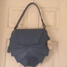 La boldrini selleria nasce in toscana a chiesina uzzanese, un piccolo paese di provincia dall'aria ancora oggi impregnata dell'odore di cuoio delle vicine… Boldrini Bags Boldrini Selleria Dal 955 Italian Handbag Poshmark