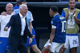 Coupe du monde 2026 - "Nous aurions dû t'offrir une meilleure fin", dit Mbappé à Deschamps sur les réseaux