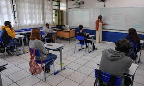 O governo vai manter todas as escolas abertas no próximo confinamento. Escolas Reabertas E Vazias A Reabertura Foi Um Fiasco Cartacapital