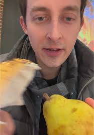 Harry David Gold Foil Wrapped Pears