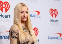 Iggy Azalea Claps Back At Trolls On Twitter After Porn Offer