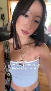 Suki Waterhouse Fendi Bag