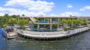 Located in a prime spot in downtown boca raton, offering a large selection of top cigars & accessories, guests are welcomed by a friendly and knowledgeable staff in an environment. This 25m Waterfront Mansion In Boca Raton Can Dock Your Superyacht Robb Report