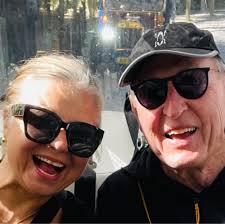 This is 1/4lb of brisket. So is picture 2, 3, 4 & 5. A whole brisket is  made up of different muscles with different textures and mouth feel. One  muscle is “lean”