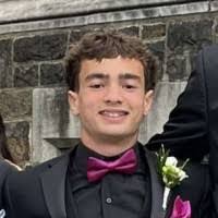 Kelly Kelchner's Instagram, Twitter & Facebook