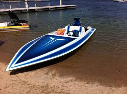 Love The Back Seat Will Keep The Heat Of The Engine Away Jet Boats Boat Ski Boats