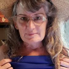 Eva Reed's Instagram, Twitter & Facebook