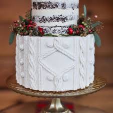 Wedding cake is one of the most suitable pieces for dressing up seasonally. 11 Seasonal Wedding Cake Ideas For A Winter Wedding