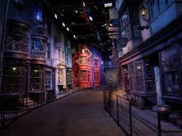 Discover the iconic hogwarts great hall and explore the forbidden forest, all before boarding the original hogwarts express at platform 9 ¾ and wandering down diagon alley. Harry Potter Tours Shows And Experiences In London Magical Experiences For Harry Potter Fans