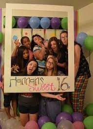 16 geburtstag geschenk beste ideen fur jungen und madchen. Polaroid Frame Click Pic For 16 Awesome Sweet 16 Party Ideas For Girl Teenager Party Teenager Geburtstag Geburtstag Feier Ideen