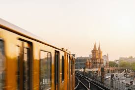 Ehrerbietung an den berlinern zu ihrem 25. Voyage En Train A Berlin Dresde Et Leipzig Voyageurs Du Monde