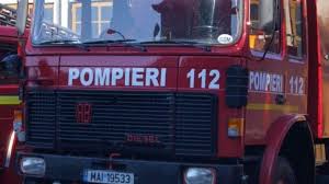 Suflul deflagrației a fost atât de puternic încât a aruncat o mașină peste alta. Explozie Ziar Independent Din GalaÈ›i