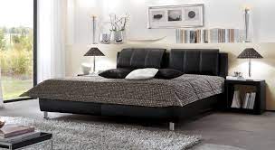 Available with white, black or as illustrated green leather. Schwarzes Polsterbett Mit Verstellbarem Kopfteil Carisio