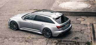 Ce break équipé d'un v8 biturbo développant 560 chevaux arrive à être plus rapide que le précédent modèle équipé d'un v10 et développant 580 chevaux. Audi Rs6 Abt Sportsline
