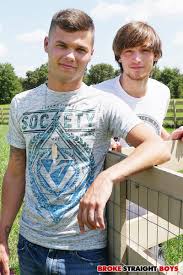 Bareback ass fucking Zander Floyd raw fucks Gage Owens tight boy asshole –  Guys Love Guys Blog