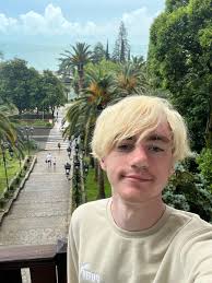 Ура, сегодня мне исполнилось 25 лет, Шоме тоже 25, мы родились в один день  с разницей 16 секунд. С 25-им летием меня,.. 2025