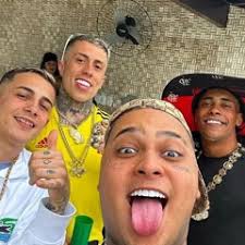 Stream ELA É BONITINHA ELA TÁ QUERENDO