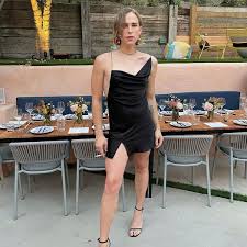 13 reasons why star tommy dorfman reintroduces herself as a transgender woman. Avedk3vjfobx8m