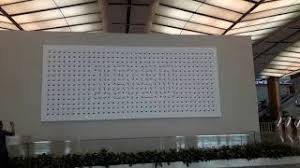 Teknologi digital pengganggu ini memberikan alternatif kepada mata wang tradisional, membolehkan pembayaran yang pantas, tanpa pengawalseliaan, tanpa nama di seluruh dunia. Kembaragd