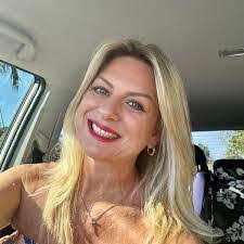 Danielle Vick's Instagram, Twitter & Facebook