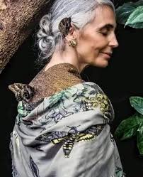 The most attractive women are not those who have undergone extensive  plastic surgery, those layered with societal expectations, the feminists  who seek dominance over men, or the submissives who depend entirely on