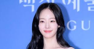 Chae Won-bin re-signs with agency after winning six Rookie of the Year  awards