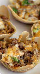 Sausage Green Pepper Wontons Maybe A Different Meat And Some Extra Veggies Wonton Recipes Appetizer Recipes Recipes
