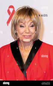 Liz Winter's Instagram, Twitter & Facebook