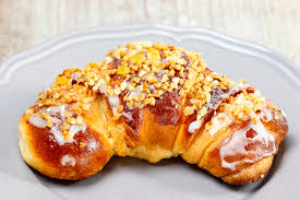 Originally, krampus was a purely pagan creation, said to be the son of hel from norse mythology. St Martin Hornchen Traditioneller Polnischer Kuchen Stockfoto Bild Von Frisch Vereisung 38625762