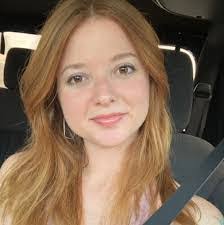 Rachel Hausmann's Instagram, Twitter & Facebook