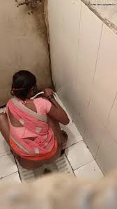 Desi pissing - video 157 - ThisVid.com