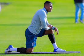 Antonio valencia left querétaro and could abandon the active practice of soccer. Antonio Valencia Pone Su Primera Asistencia Para Gol Con La Camiseta Del Queretaro