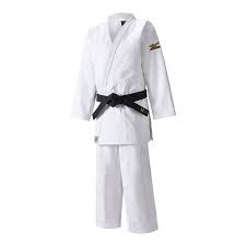 Ein karategi ist üblicherweise weiter geschnitten als ein judogi und meist aus weniger starkem stoff gefertigt. Yusho Best Ijf Judogis Judo Mizuno Europe