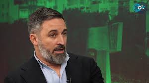 💥 Santiago Abascal ha sido muy claro con Eduardo Inda al hablar del hijo  de Pons y su relación con Gazprom, 🗣️ «𝐄𝐥 𝐏𝐏 𝐭𝐞𝐧𝐝𝐫𝐚́ 𝐪𝐮𝐞  𝐝𝐚𝐫 𝐞𝐱𝐩𝐥𝐢𝐜𝐚𝐜𝐢𝐨𝐧𝐞𝐬 𝐩𝐨𝐫 𝐞𝐥 𝐭𝐞𝐦𝐚 𝐝𝐞𝐥 𝐡𝐢𝐣𝐨 𝐝𝐞  𝐏𝐨𝐧𝐬 𝐲 𝐆𝐚𝐳𝐩𝐫𝐨𝐦», 📌 ...