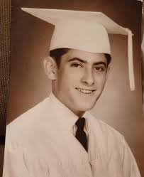 What happened to the submarine in front of Grand Prix Race-O-Rama in  Hollywood, Florida?