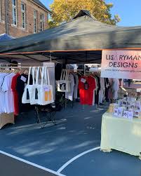 I'm at Paddo markets today….its a beautiful day. Come down and grab a  Mother”s Day gift👕🌈⚡️ #paddingtonmarkets #eastersaturday #tshirts #mugs  #cards #australiandesign #bluesky💙 #autumn