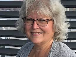 In-Town Gallery Goes “In The Open Air” With Artist Lora Miller