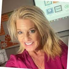 Cam Metcalf's Instagram, Twitter & Facebook