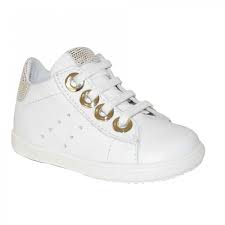 Ici, nous avons rassemblé une variété de fines chaussures blanches. Chaussures Blanches Et Or Enfant Little Mary Petites Fripouilles